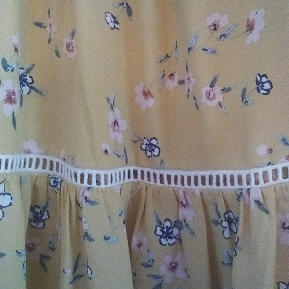 Yellow Floral Top - Picture 2 of 3